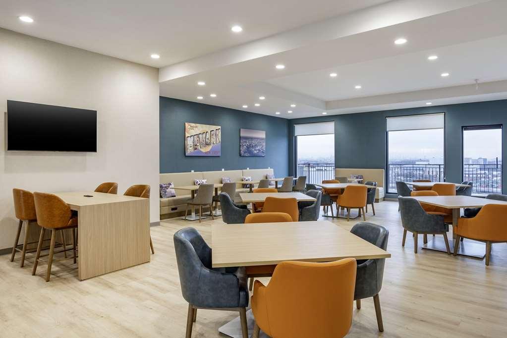 Comfort Inn & Suites Newark Liberty International Airport Restoran gambar