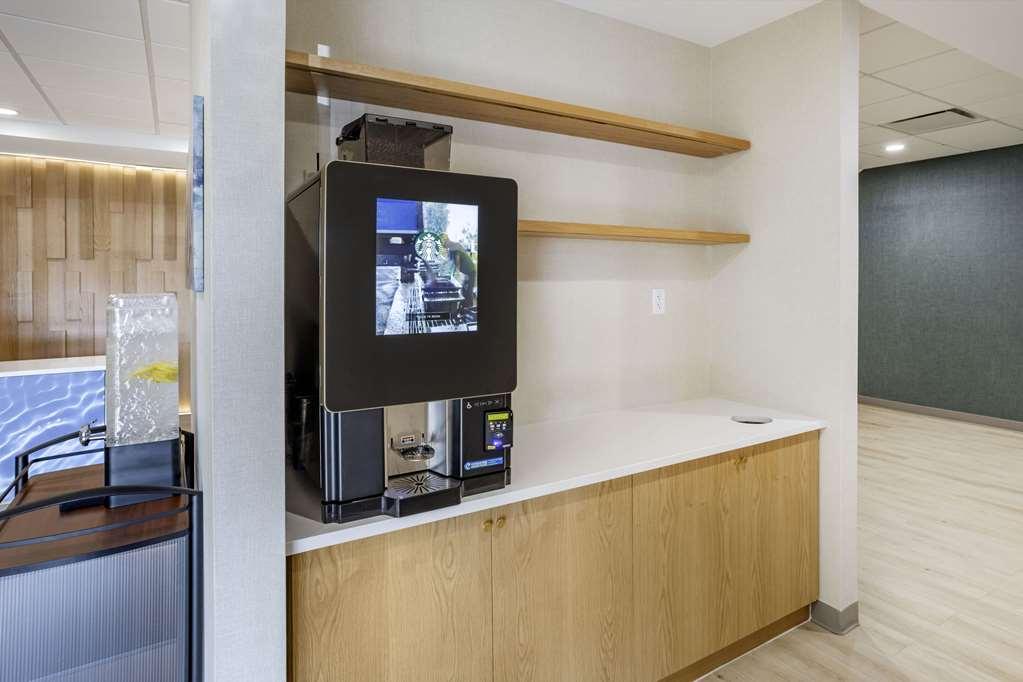 Comfort Inn & Suites Newark Liberty International Airport Restoran gambar