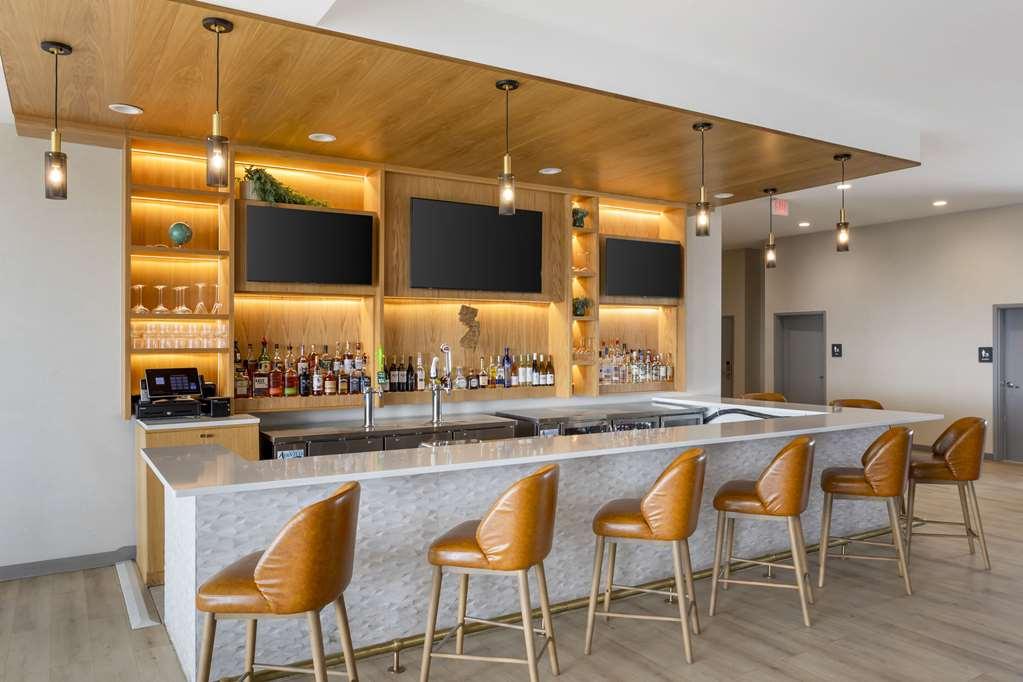 Comfort Inn & Suites Newark Liberty International Airport Restoran gambar