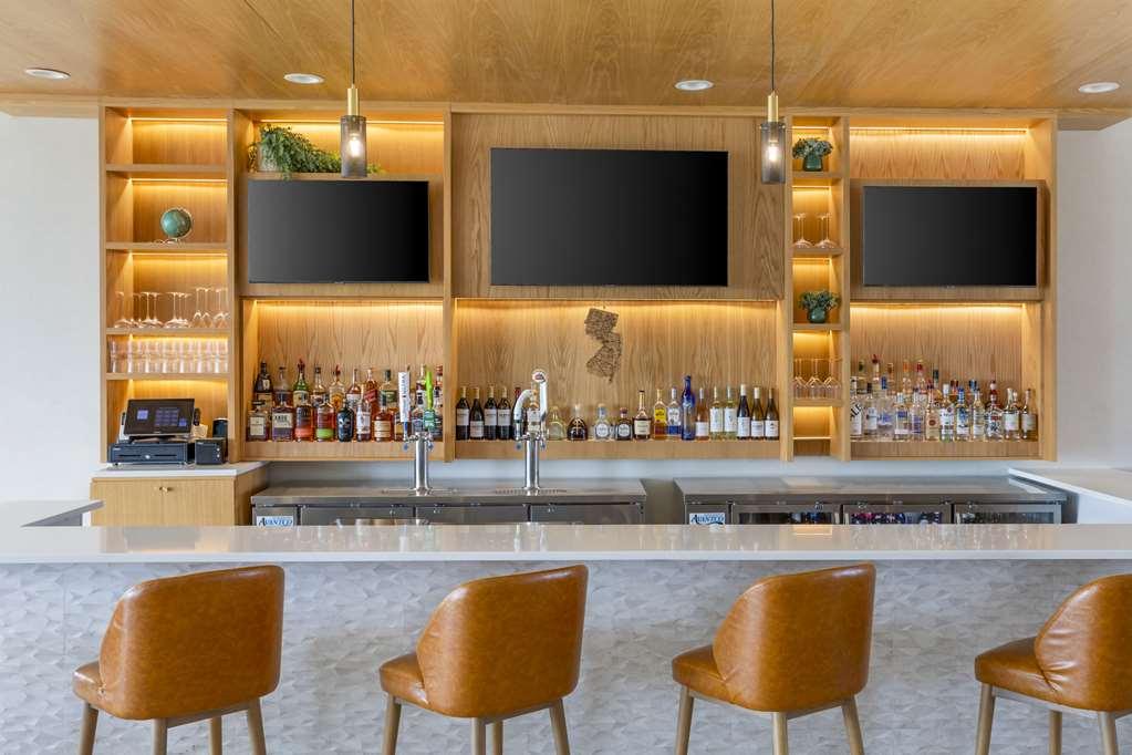 Comfort Inn & Suites Newark Liberty International Airport Restoran gambar